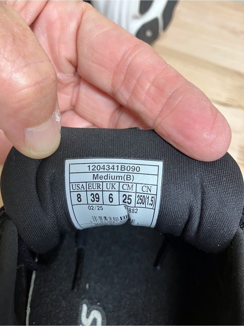 Brooks Black and White Women's Running Sneakers - Picture 14 of 14